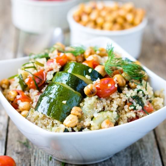 Chickpeas and Quinoa Veggie Bowl