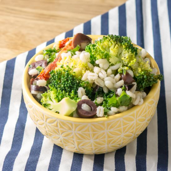 Mediterranean Broccoli Salad