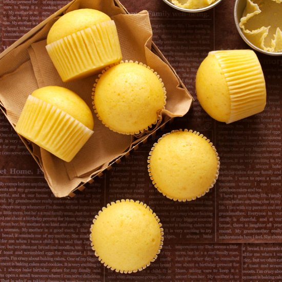 Steamed Cheddar Cheese Cupcakes