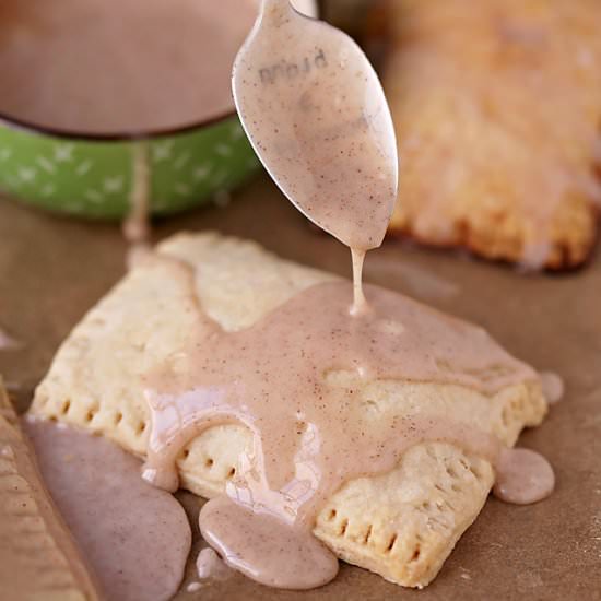 Apple cinnamon pocket pastries