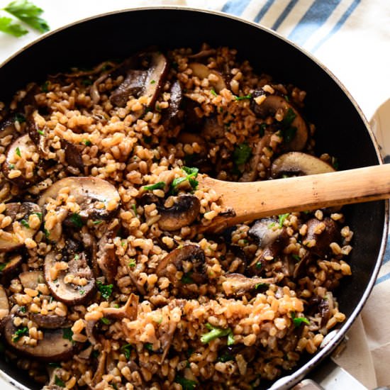 Garlicky Farro w/ Sautéed Mushrooms