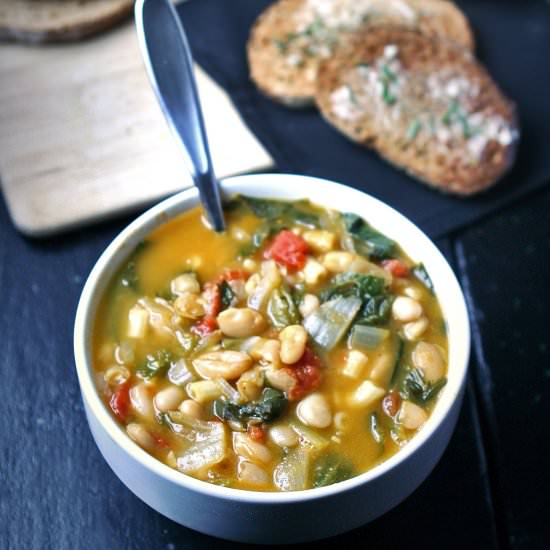 White Bean & Romaine Soup