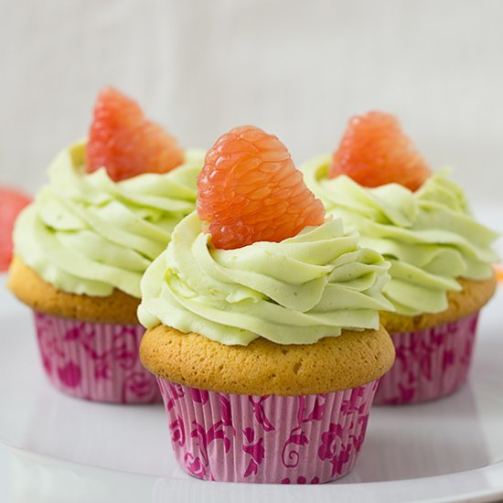 Muffins with Avocado and Grapefruit