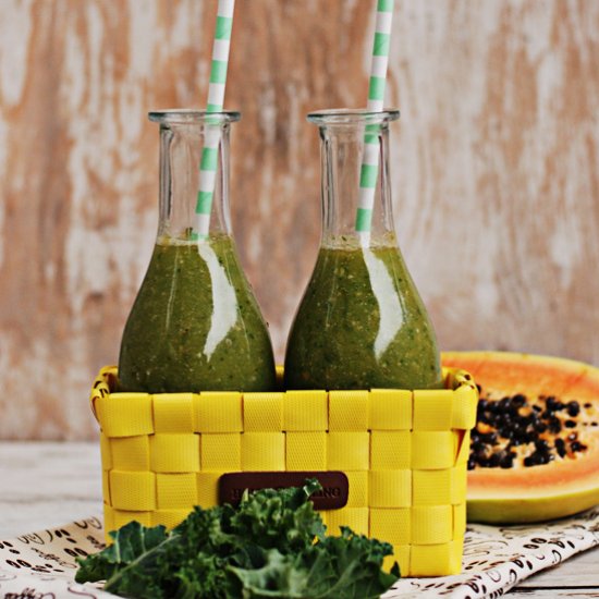 Papaya and kale smoothie