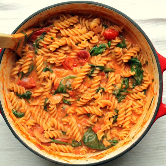 One Pot Tomato and Mascarpone Pasta