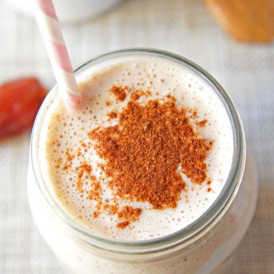 Date, Oat, and Almond Smoothie