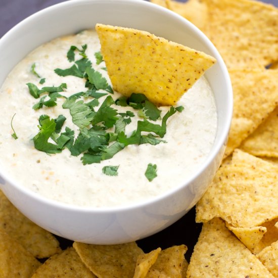 5 Ingredient Slow Cooker Queso Dip