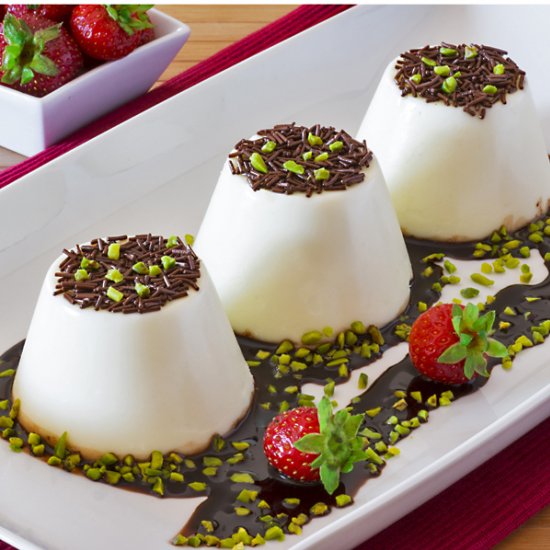 Panna Cotta with Chocolate Sauce