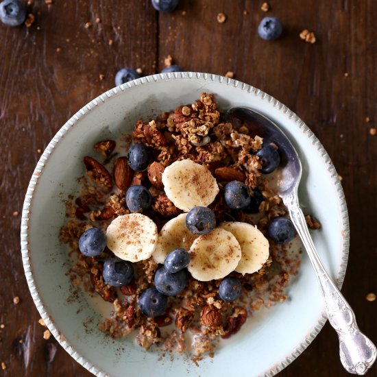 Crunchy maple banana granola