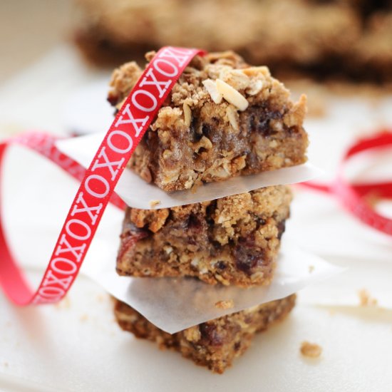 Date & Pecan Oat Bars {Vegan}