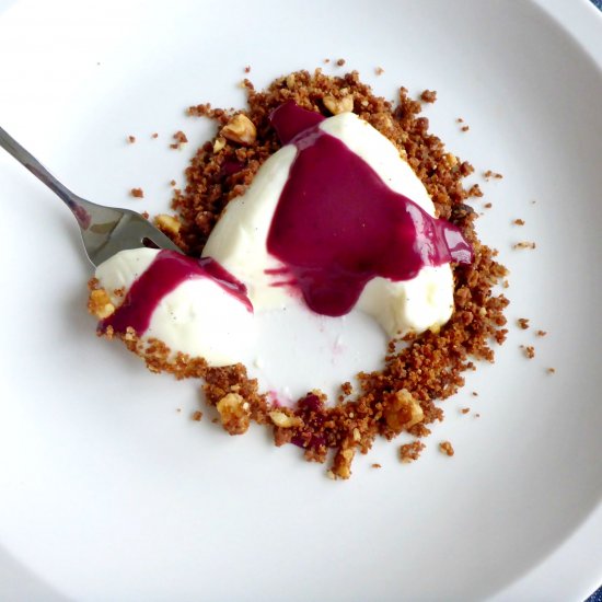 Greek yogurt panna cotta