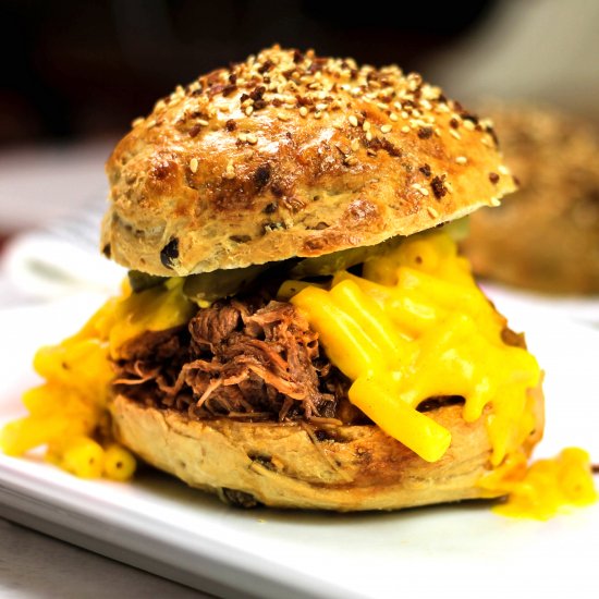 Pulled Pork Mac & Cheese Burgers