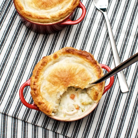 Chicken pie with puff pastry