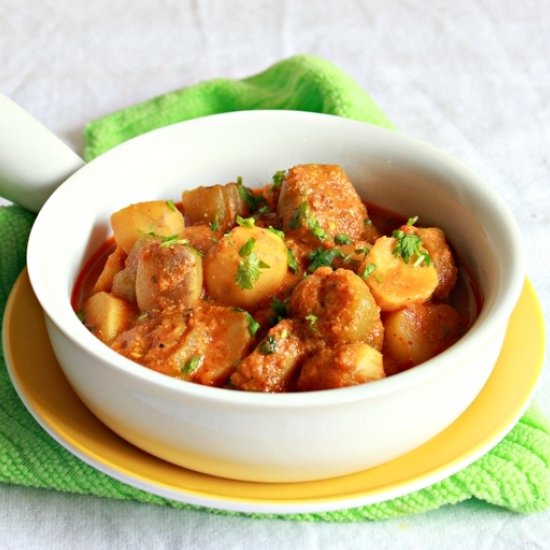 Potato And Gourd Curry