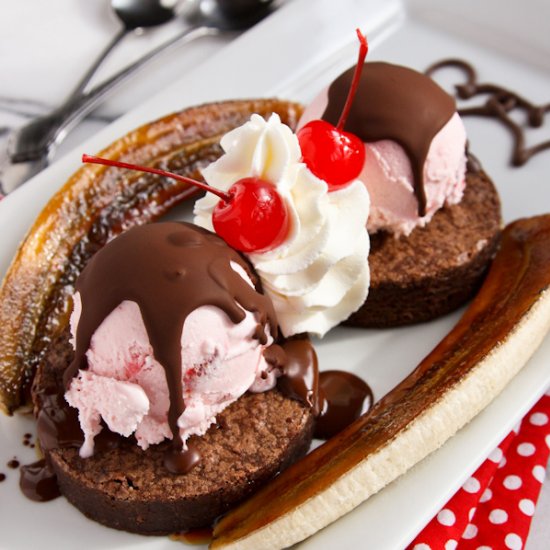 Brûléed Banana Split with Brownies