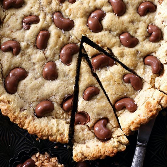 Chocolate Cashew Toffee Cookie Bars