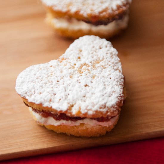 Mini Victoria Sponge Cake Hearts