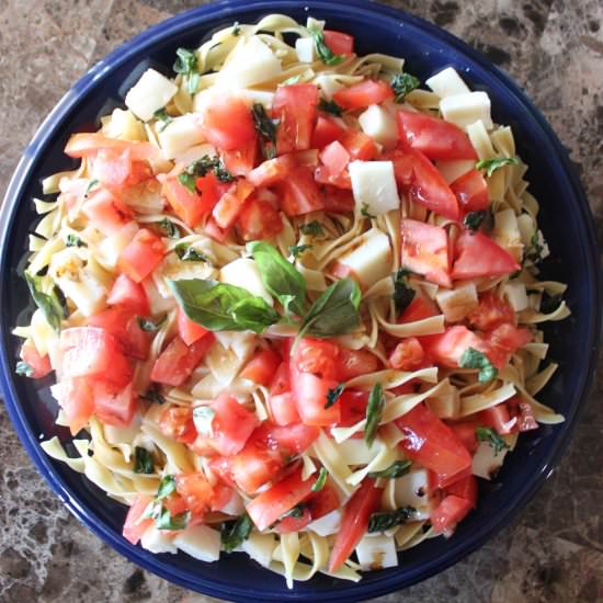 Easy Caprese Pasta