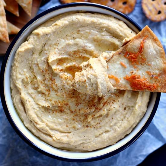 Whipped Garlic Hummus