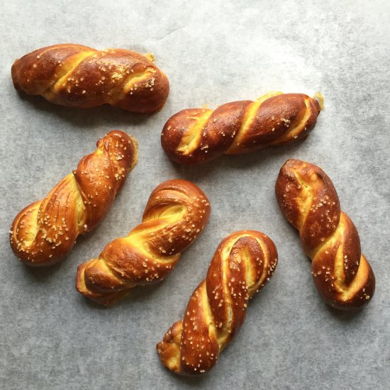 Soft Pretzel Twists