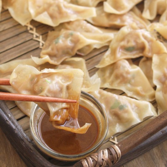 Dumplings w/ Soy Chili Peanut Sauce