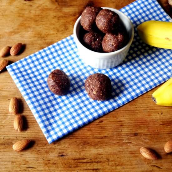 Chocolate Banana Bread Snack Balls