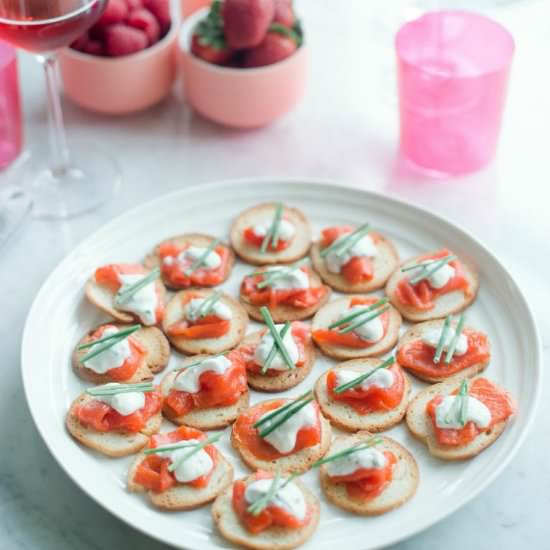 Smoked salmon crostinis