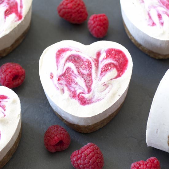 Mini raspberry cheesecakes