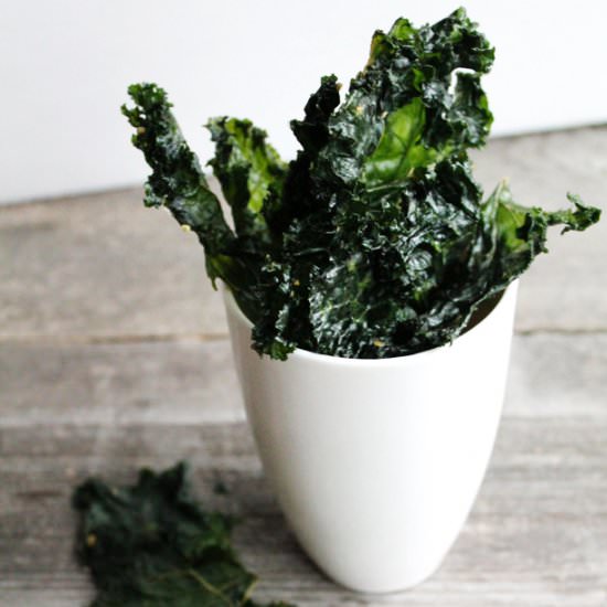 Garlicky Kale Chips