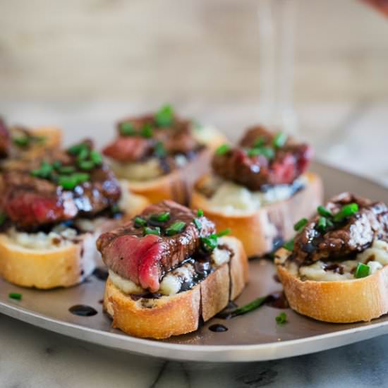 Blue Cheese Steak Crostini