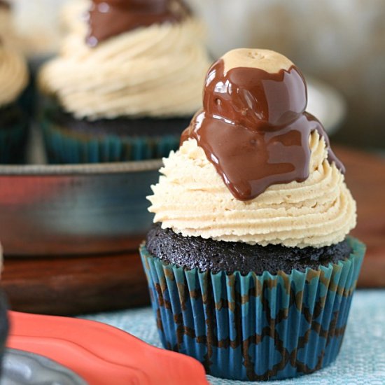 Peanut Butter Buckeye Cupcakes