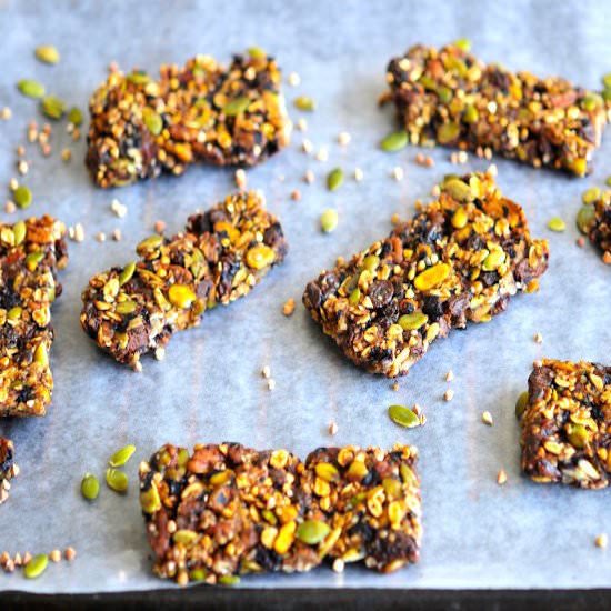 Chewy Trail Mix Granola Bars