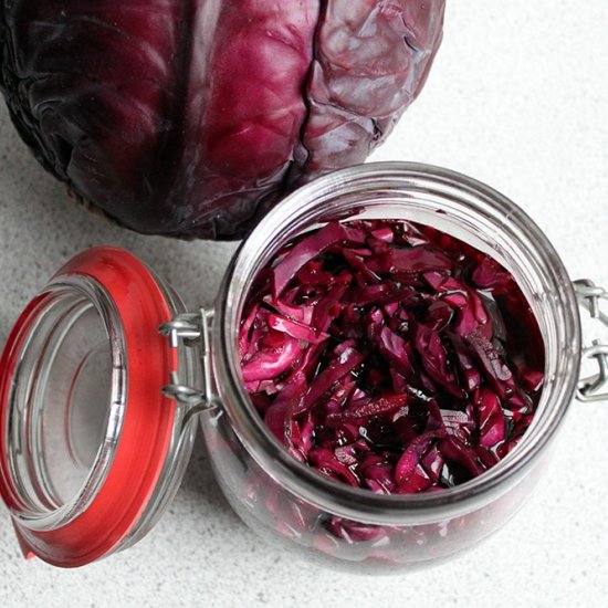 Super Easy Pickled Red Cabbage