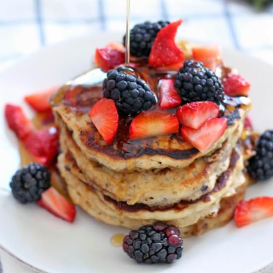 Fluffy Berry Oat Pancakes