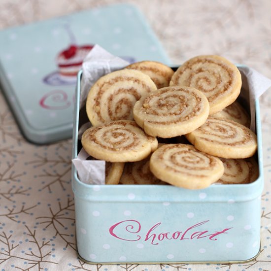 Walnuts and Cinnamon Swirl Cookies