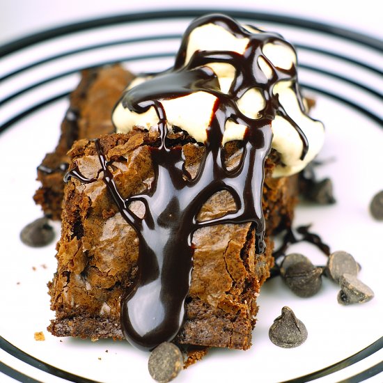 Brownie Sundaes w/ Caramel Cream