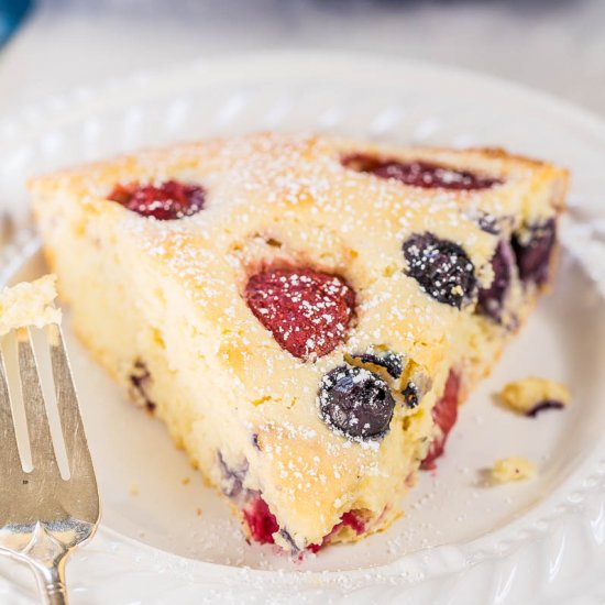 Deep Dish Berry Skillet Pancake