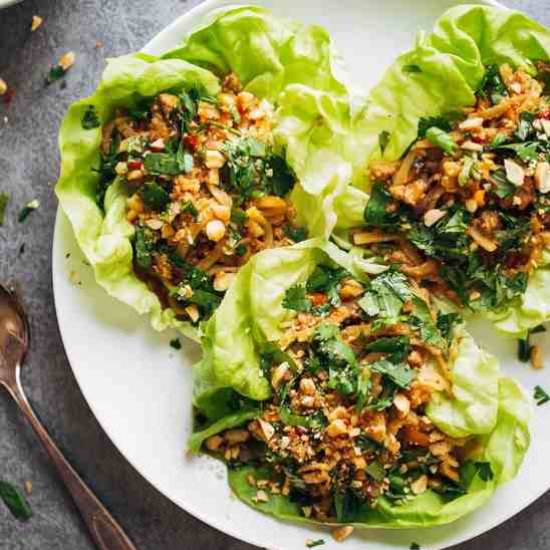 Peanut Chicken Lettuce Wraps