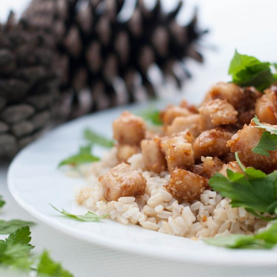 Fried chicken with sesame seeds