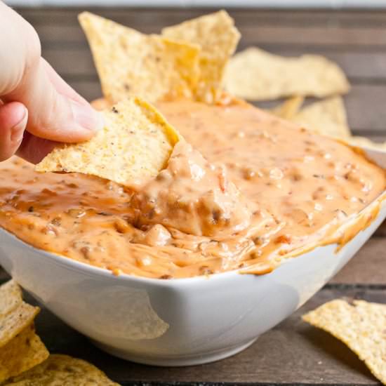 Slow Cooker Queso Dip