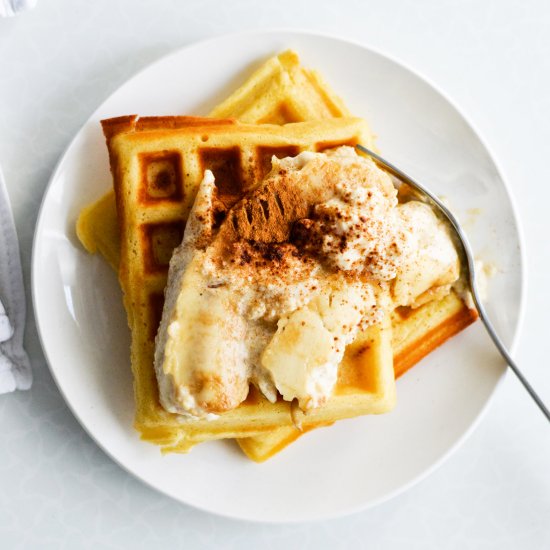 Waffles with baked bananas