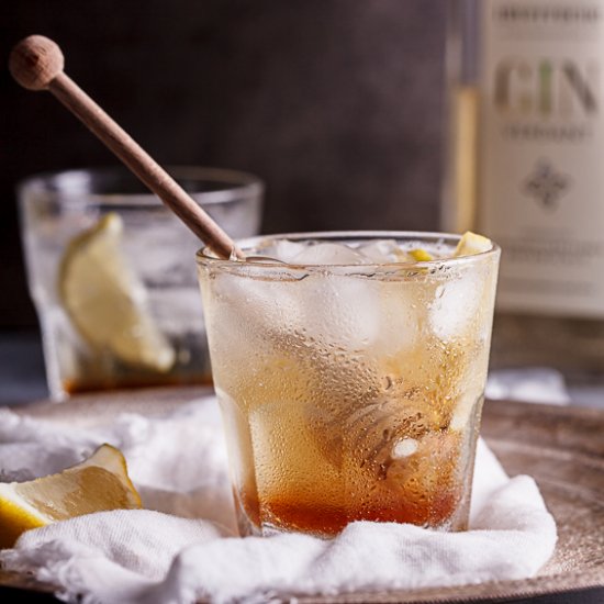 Gin Cocktail with Honey and Lemon