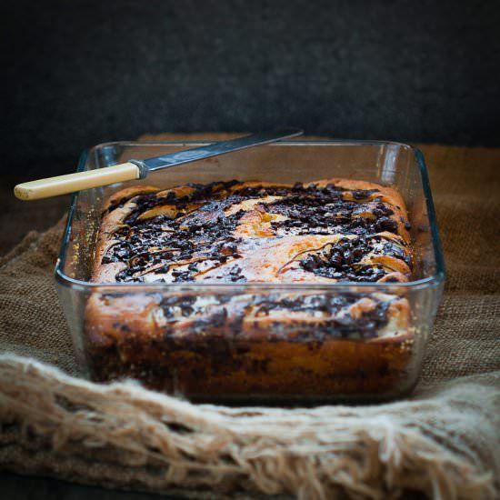 Simple Cake with Pear and Chocolate