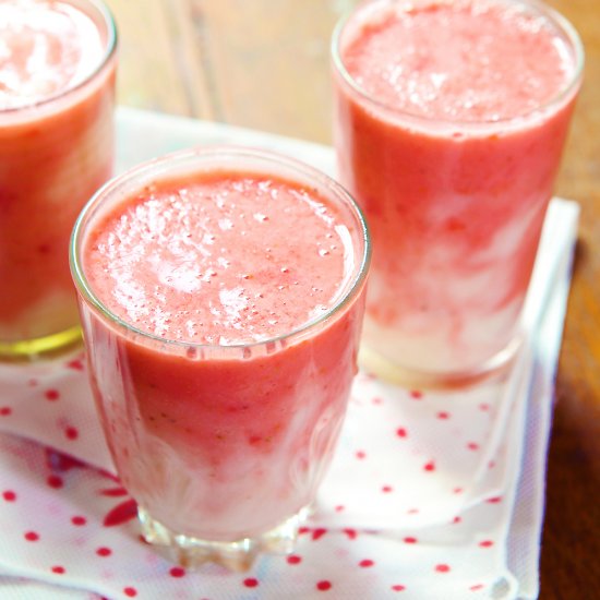 Soursop Strawberry Smoothies