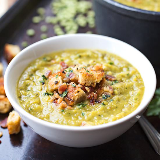 Hearty Split Pea & Smoky Bacon Soup