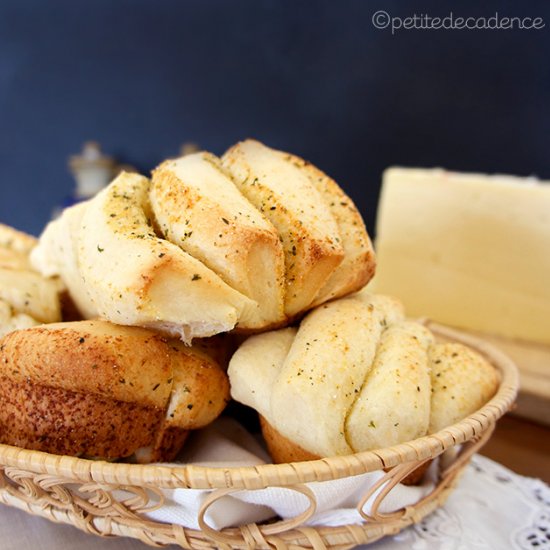 Butterflake Garlic Parmesan Rolls