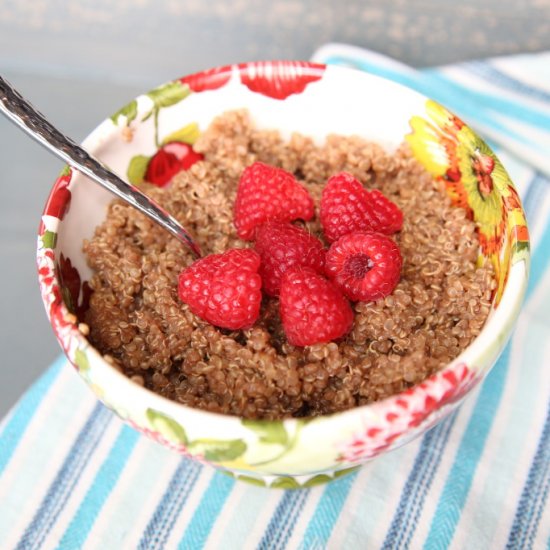 Chocolate Quinoa Breakfast Bowl