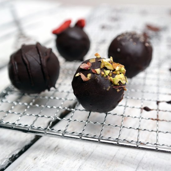 Raw Vegan Chocolate Truffles