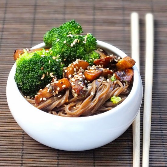 Broccoli & Champignon Soba Dish