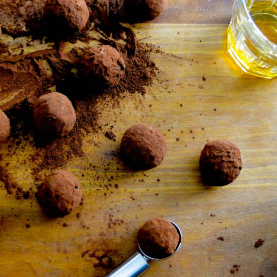 Amaretto chocolate truffles